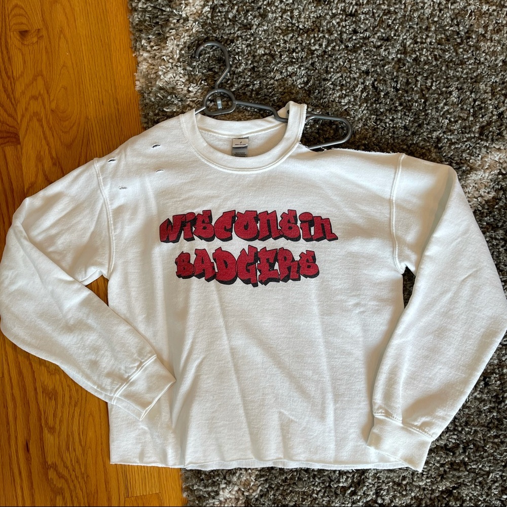 Wisconsin badgers distressed crewneck
